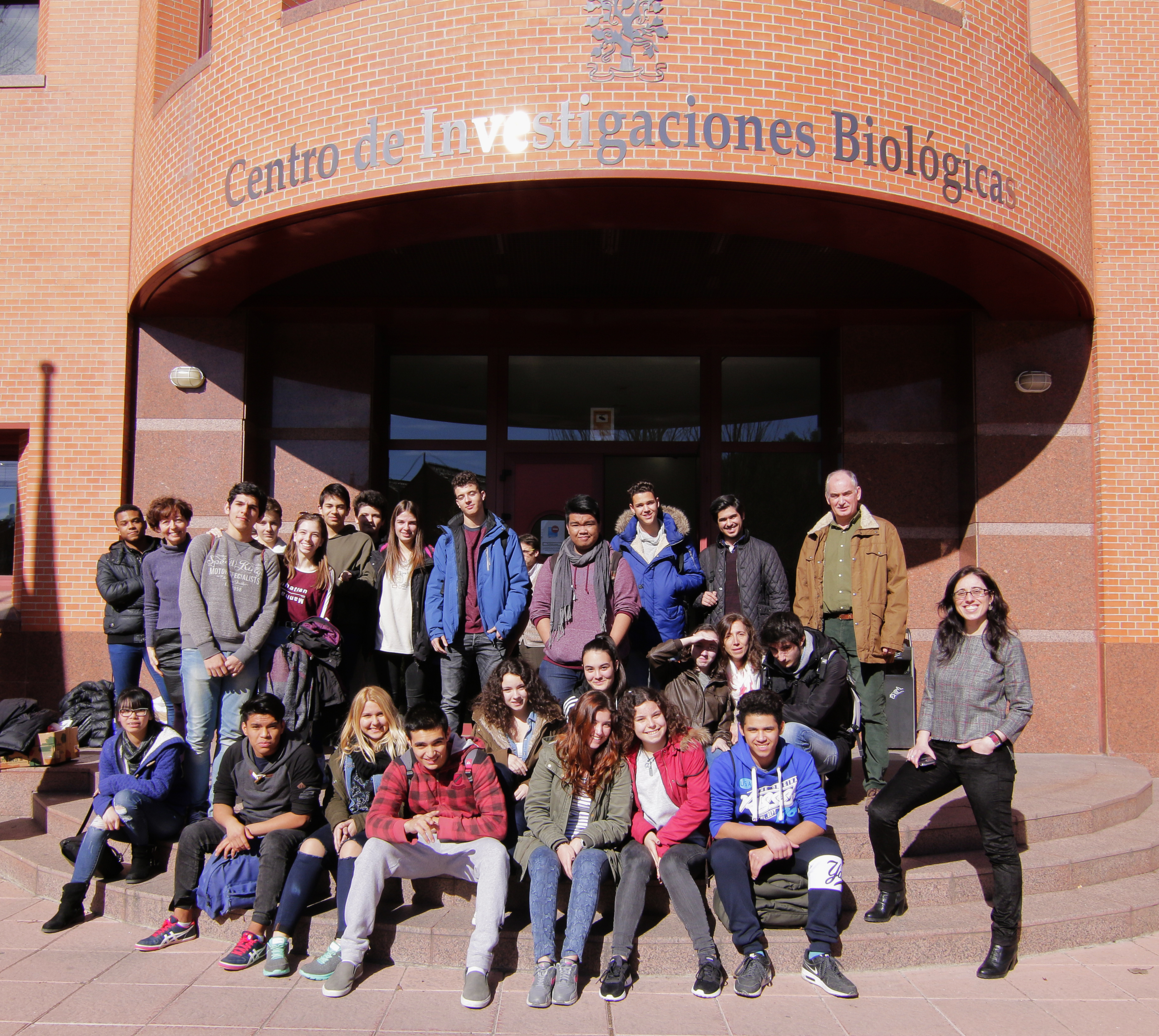 Students from I.E.S. Arturo Soria visit CIB