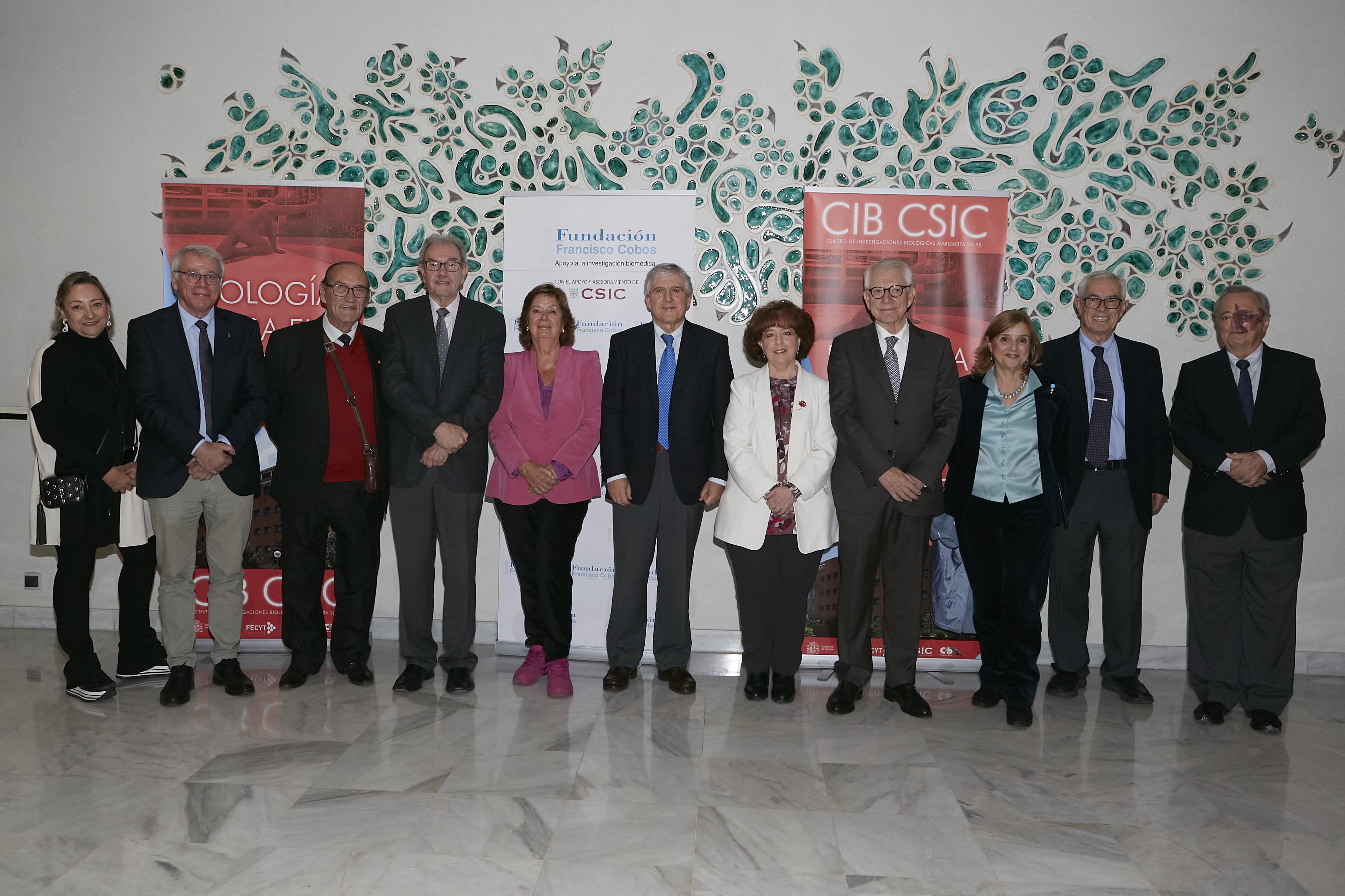From left to right. Mrs. Angela Nieto Toledano, Trustee of the Francisco Cobos Foundation (FFC); Mr. Carlos Closa, Vice-President for Organisation and Institutional Relations of the CSIC; Mr. Santiago Durán García, Jury of the 18th Fco Cobos Award; Mr. Vicente Larraga Rodríguez de Vera, President of the FFC; Mrs. Maria Vallet Regí, 18th Fco Cobos Award; Mr. José López Barneo, 18th Fco Cobos Award; Mrs. Pilar S. Testillano, Director of the CIB Margarita Salas; Miguel García Guerrero, Trustee of the FFC; Mrs. Patricia Muñoz García, speaker at the Award Ceremony; Mr. Emilio Bouza Santiago, Trustee of the FFC and Mr. Mariano Barbacid Montalban, Jury of the 18th Fco Cobos Award. From left to right. Mrs. Angela Nieto Toledano, Patron of the Francisco Cobos Foundation (FFC); Mr. Carlos Closa, Vice-President for Organisation and Institutional Relations of the CSIC; Mr. Santiago Durán García, Jury of the 18th Fco Cobos Award; Mr. Vicente Larraga Rodríguez de Vera, President of the FFC; Mrs. Maria Vallet Regí, 18th Fco Cobos Award; Mr. José López Barneo, 18th Fco Cobos Award; Mrs. Pilar S. Testillano, Director of the Margarita Salas CIB; Miguel García Guerrero, Patron of the FFC; Mrs. P