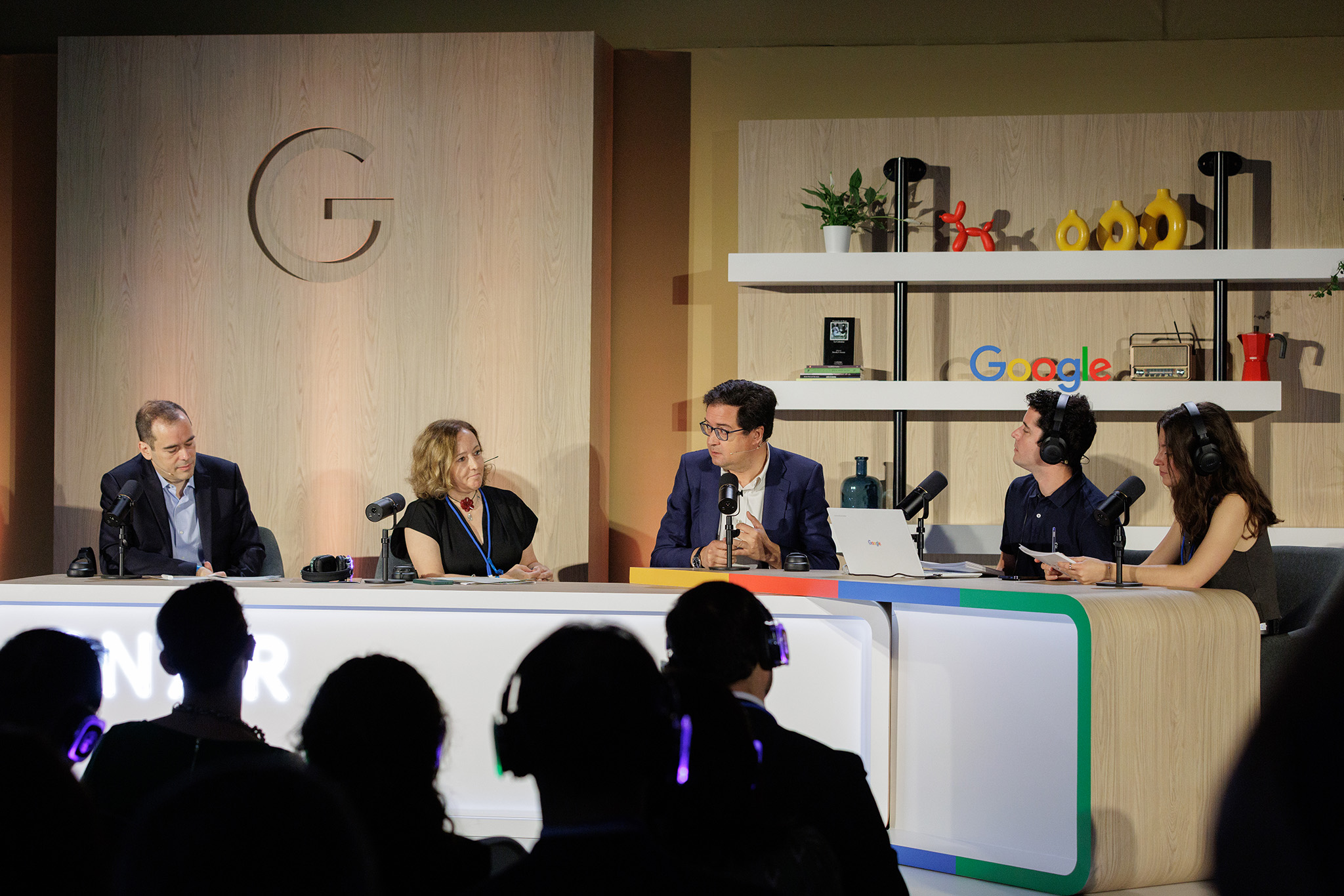 From left to right, Lino Cattaruzzi, Eloisa del Pino, Óscar López, Emilio Doménech, Mar Manrique