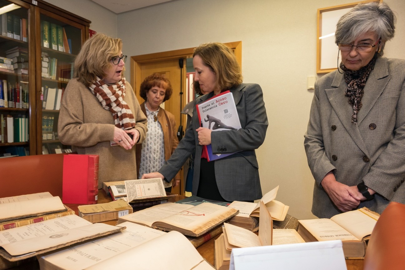 Foto de la visita a la Biblioteca del CIB Margarita Salas